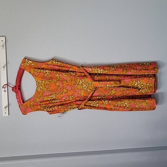 Dresses & Skirts - Vintage, orange floral dress, size medium